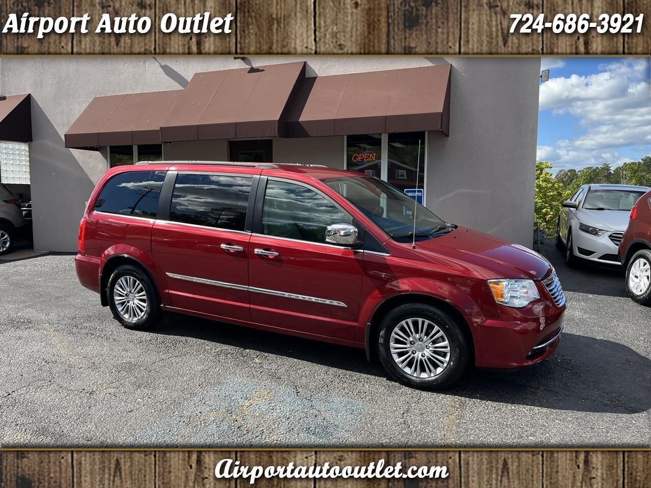 2013 CHRYSLER Town and Country