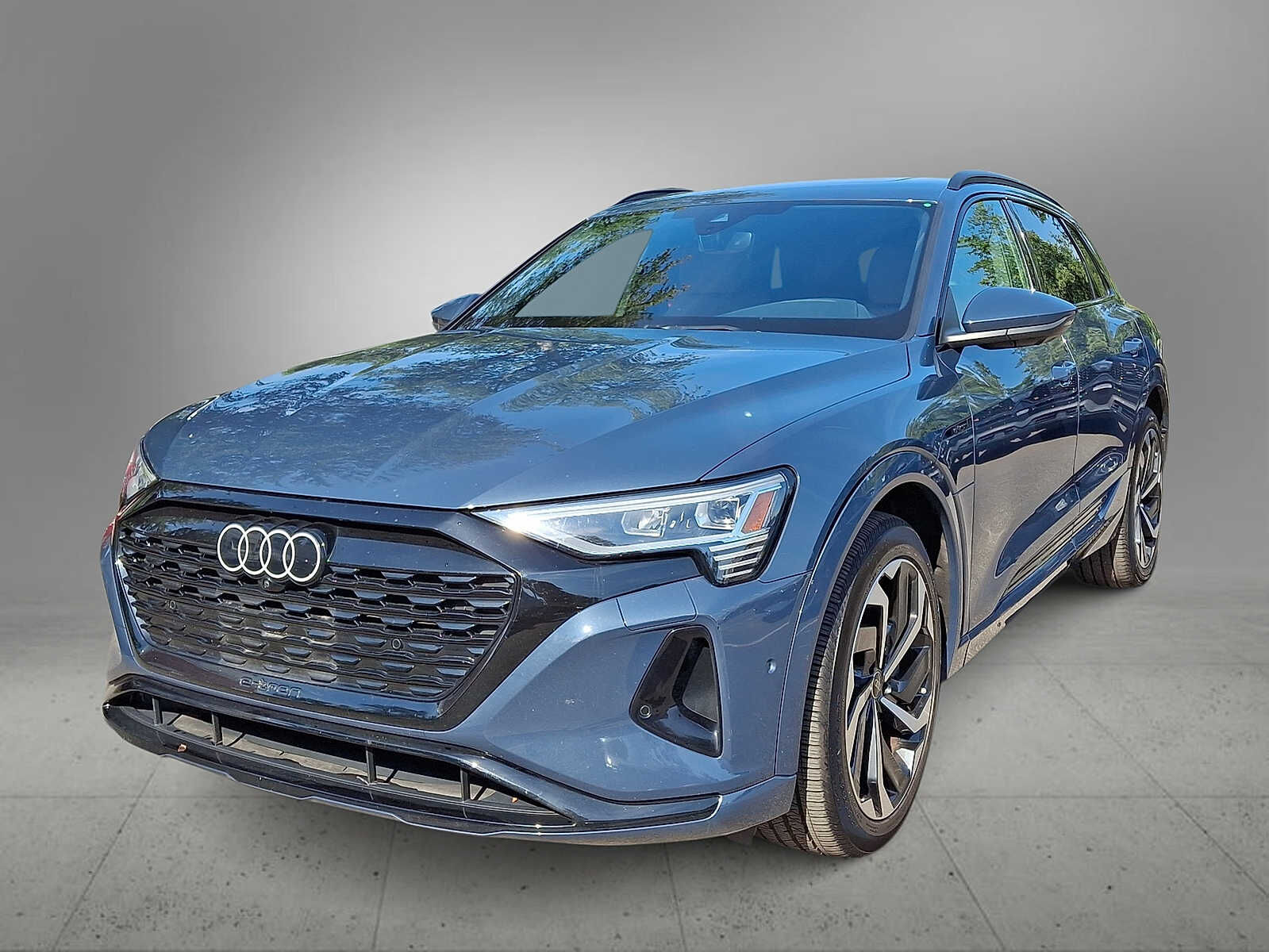 2024 AUDI Q8