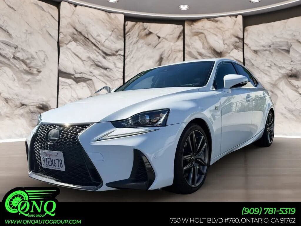 2019 LEXUS IS