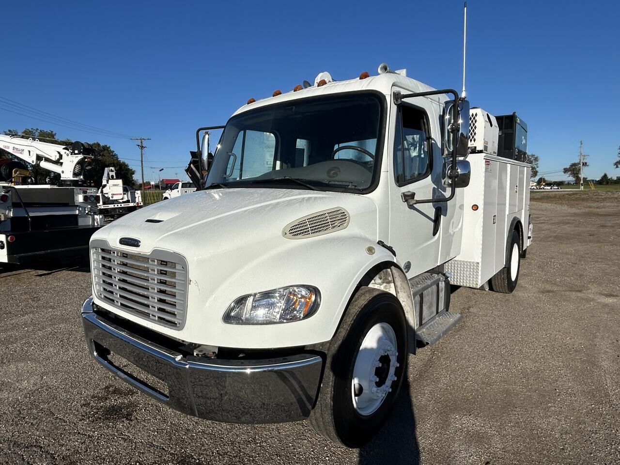 2013 FREIGHTLINER M2