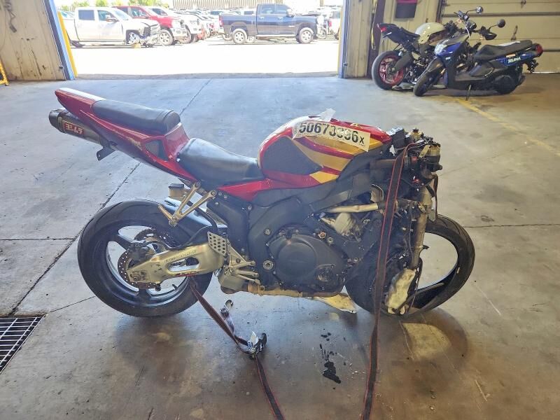 2006 HONDA CB