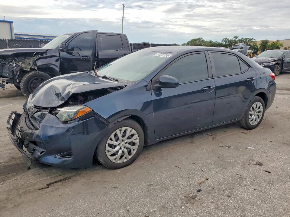 2018 TOYOTA Corolla
