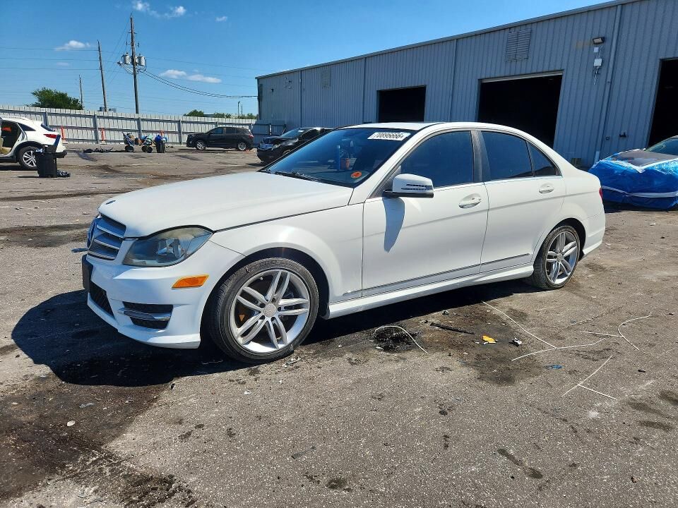 2013 MERCEDES-BENZ C-Class