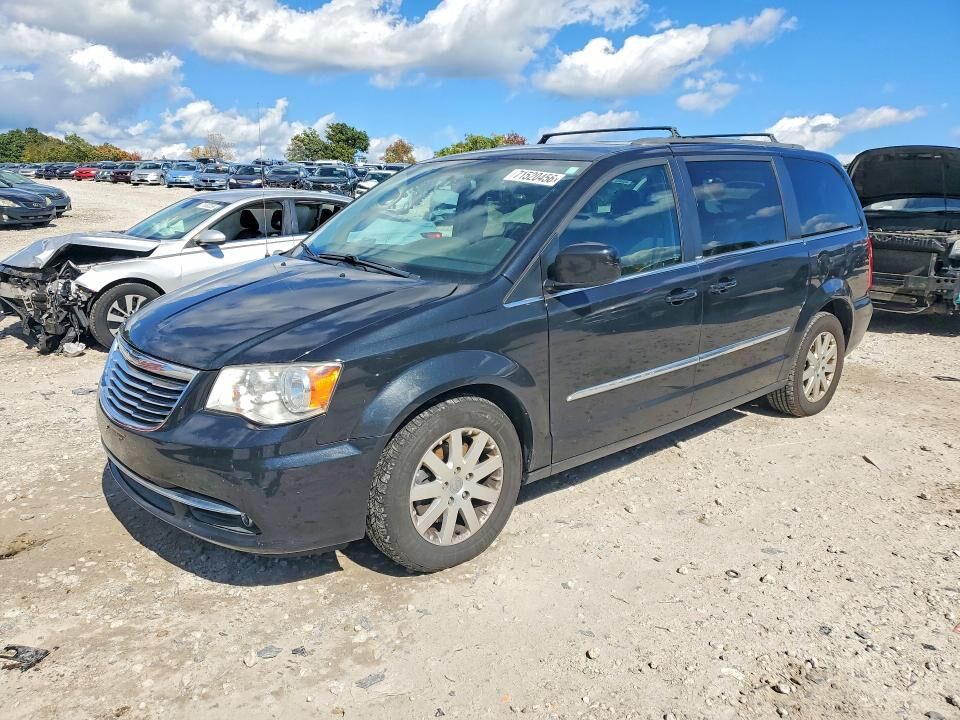 2014 CHRYSLER Town and Country