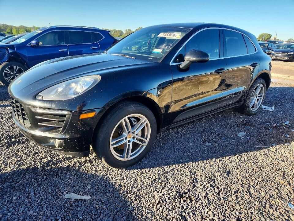 2016 PORSCHE Macan