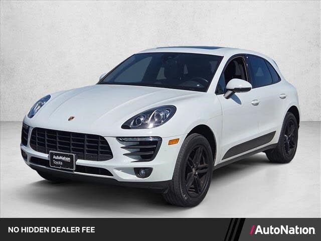2017 PORSCHE Macan