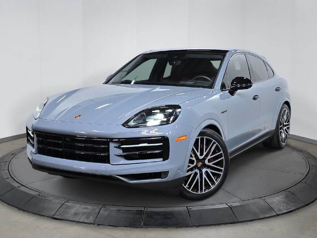 2025 PORSCHE Cayenne