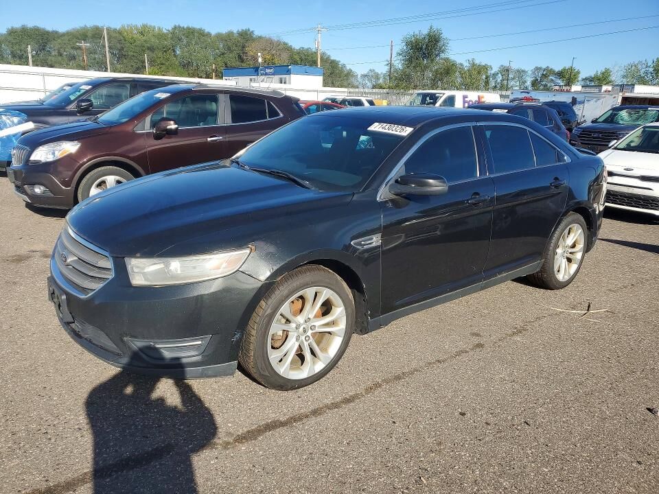 2013 FORD Taurus