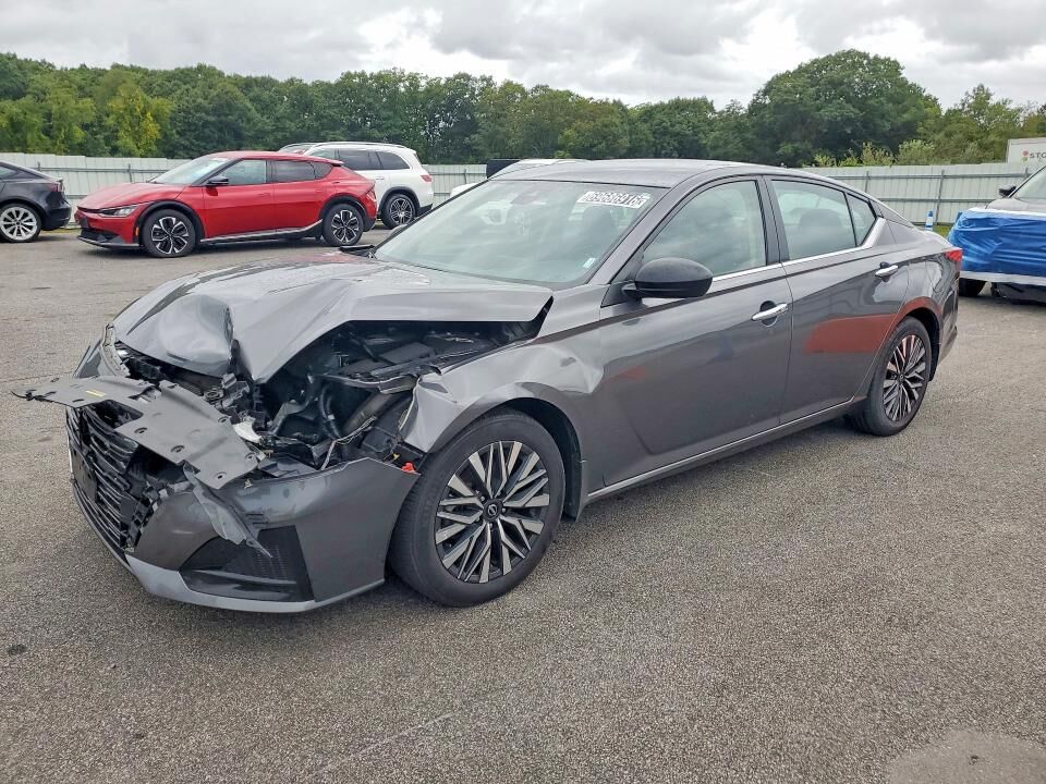 2024 NISSAN Altima