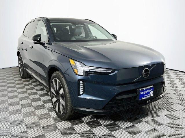 2026 VOLVO EX90
