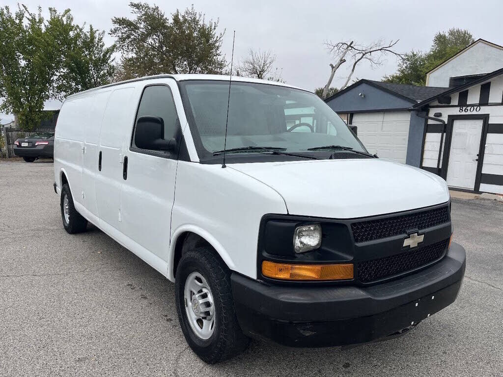 2011 CHEVROLET Express