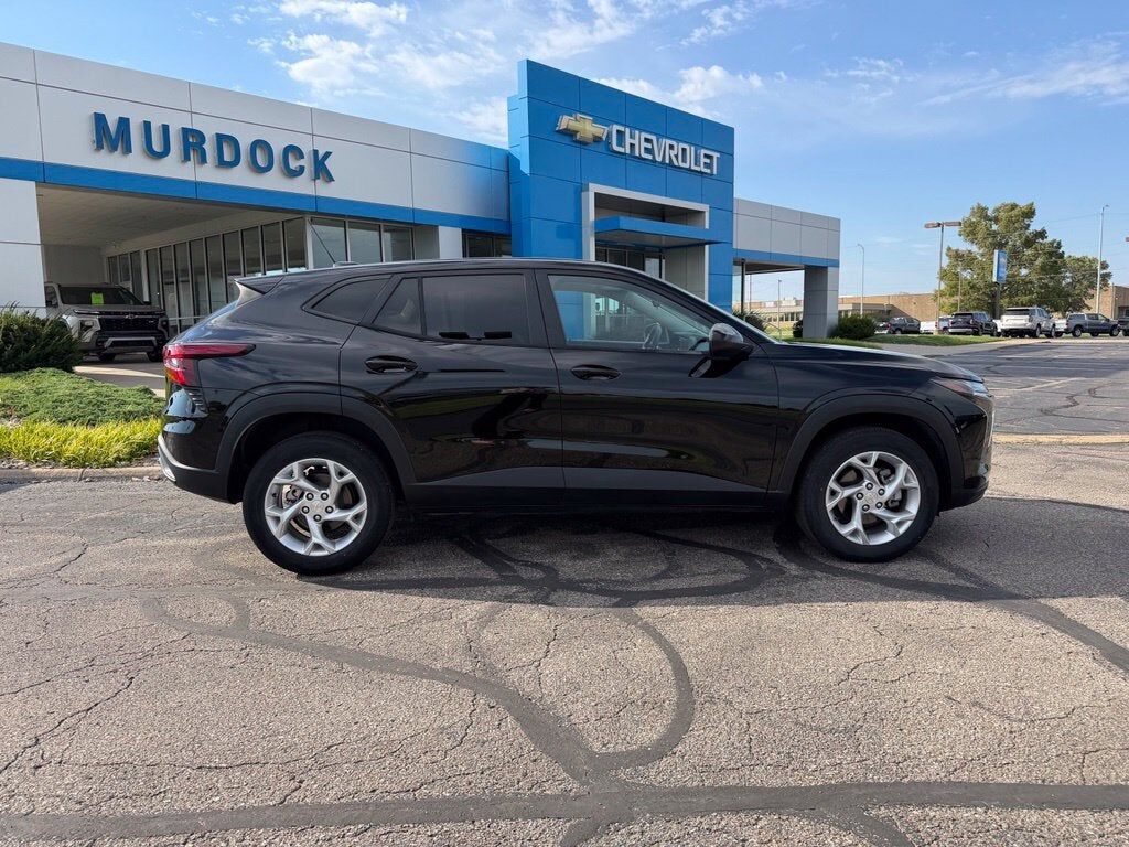 2024 CHEVROLET Trax