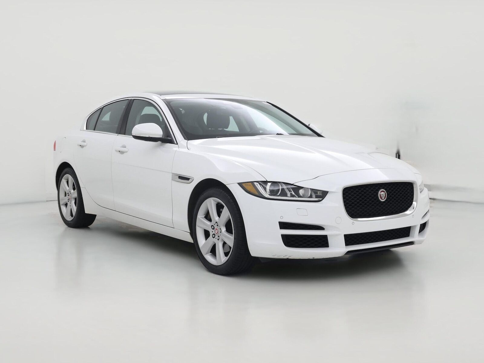 2018 JAGUAR XE