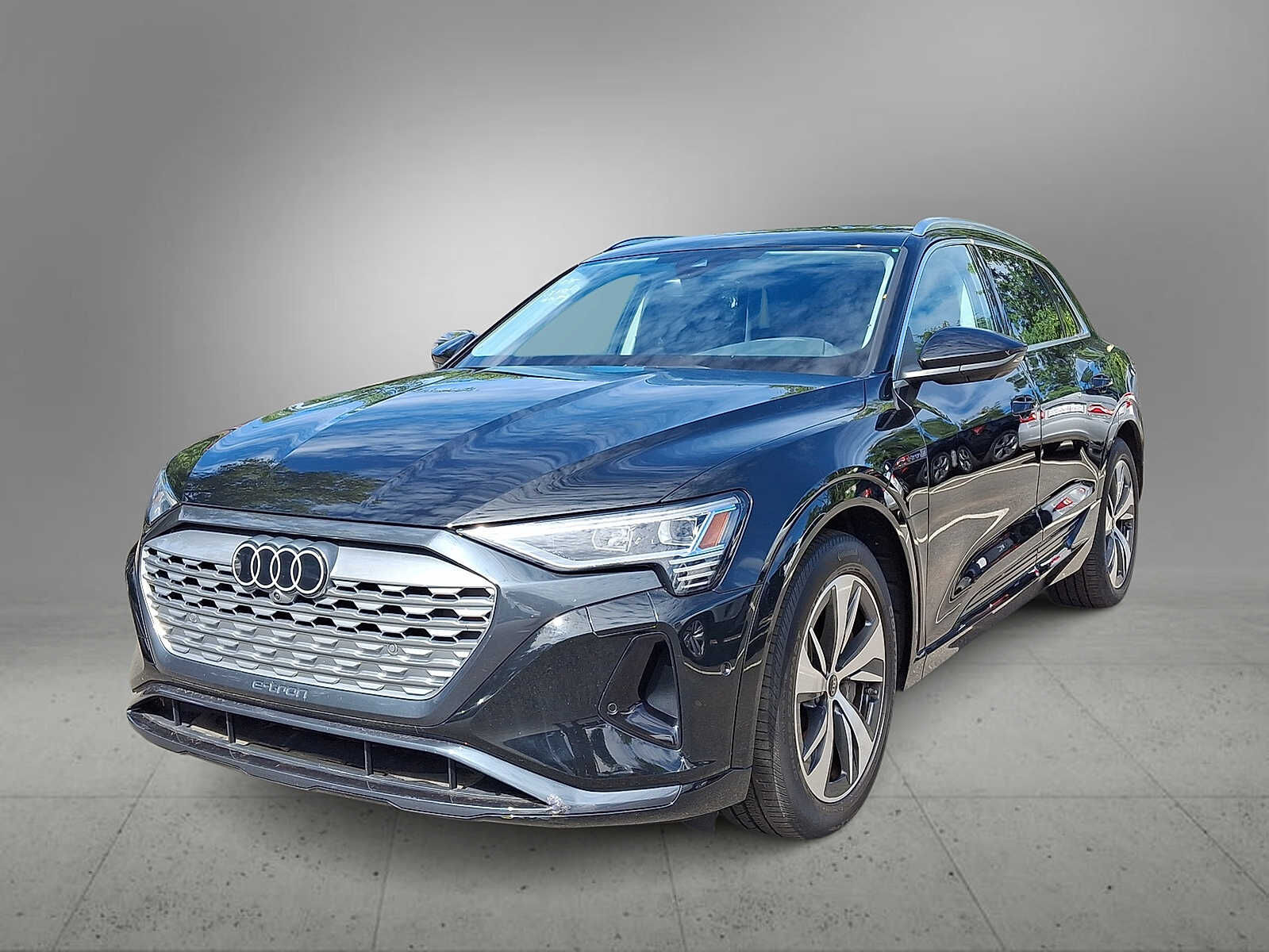 2024 AUDI Q8