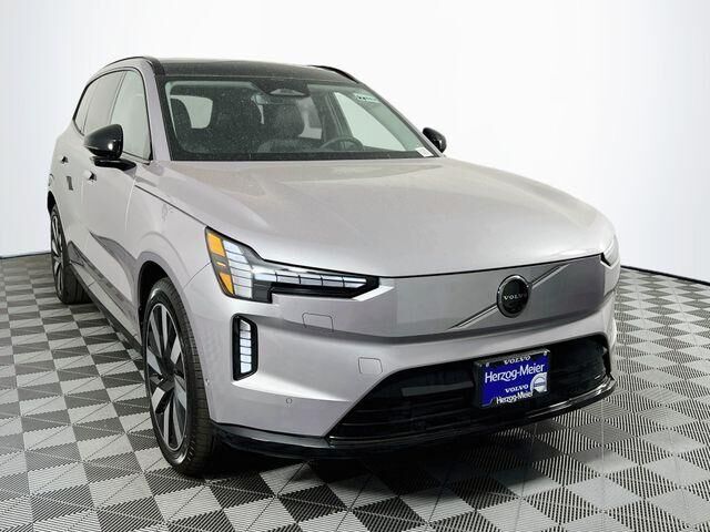 2026 VOLVO EX90