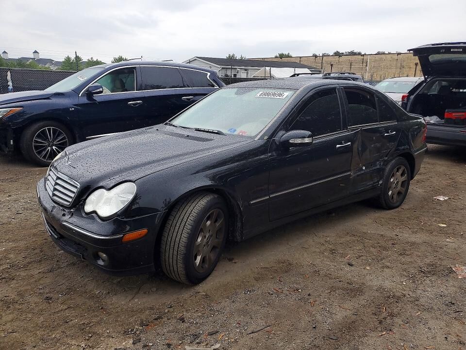 2005 MERCEDES-BENZ C-Class