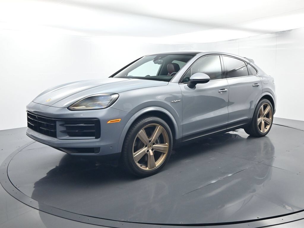 2024 PORSCHE Cayenne