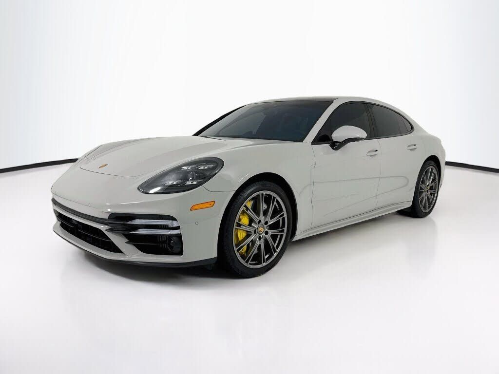 2023 PORSCHE Panamera