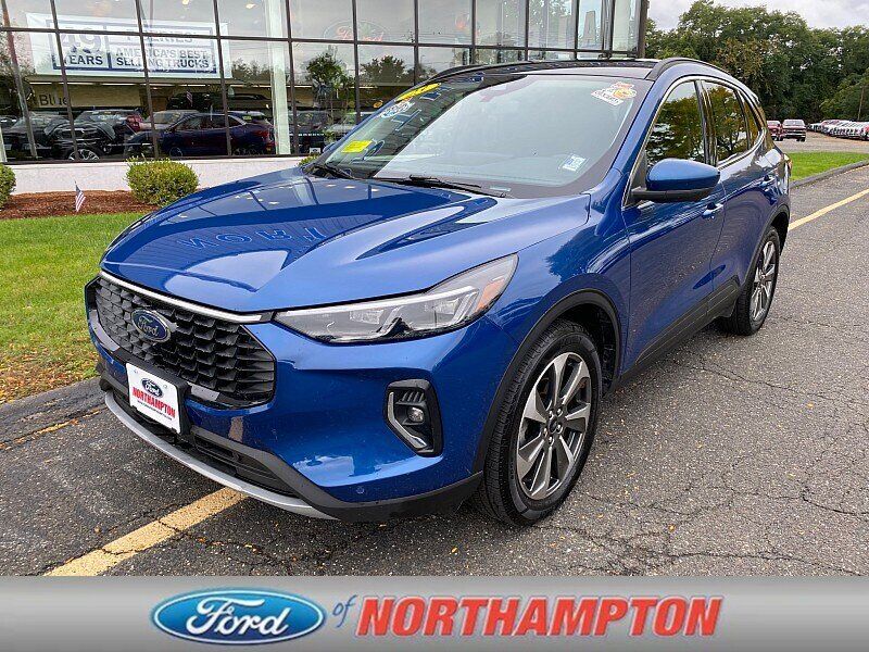 2023 FORD Escape