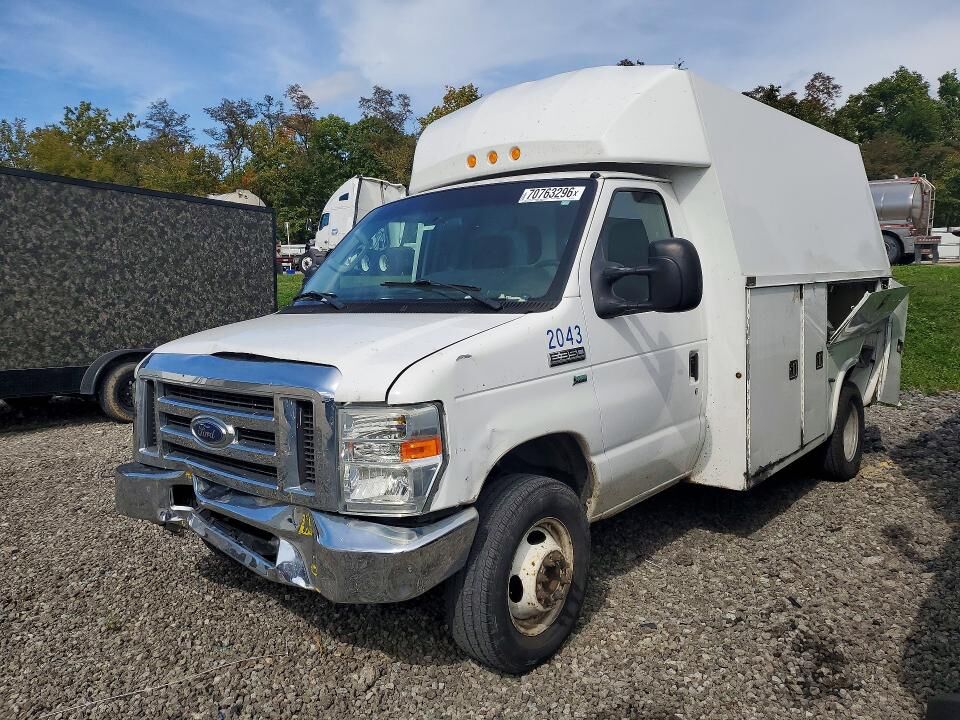 2010 FORD E-350