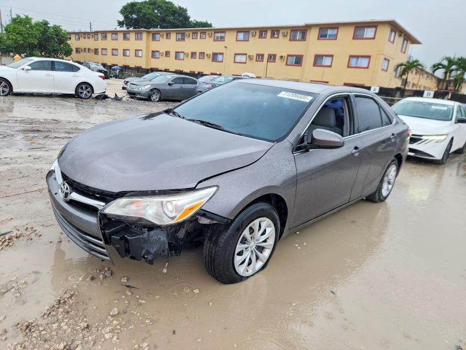 2017 TOYOTA Camry