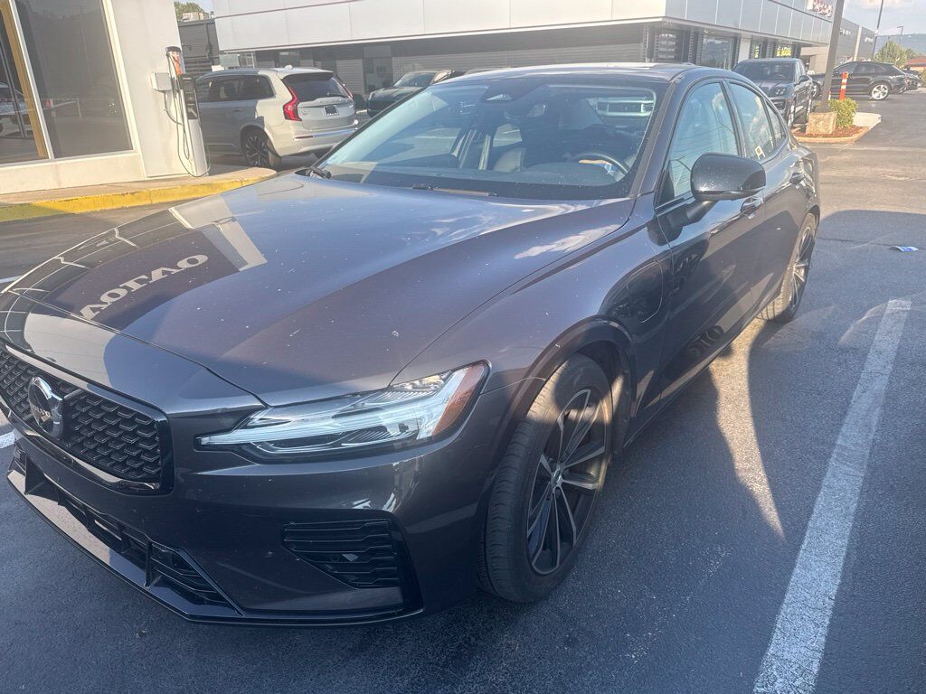 2024 VOLVO S60