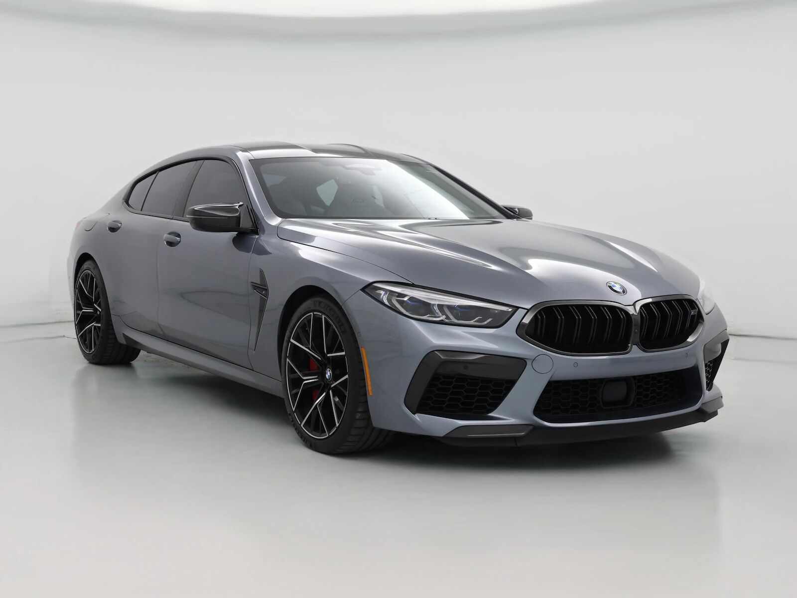 2022 BMW M8
