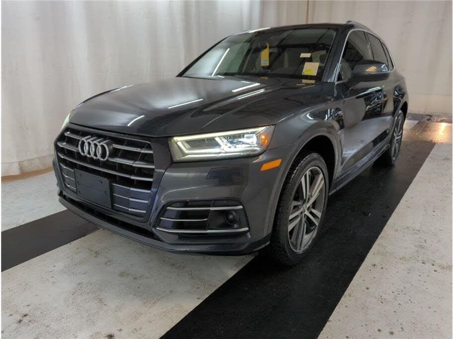 2020 AUDI Q5 e