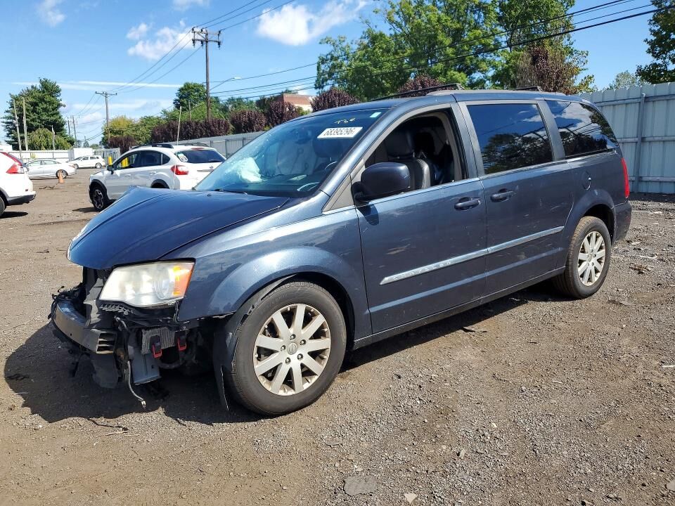 2013 CHRYSLER Town and Country