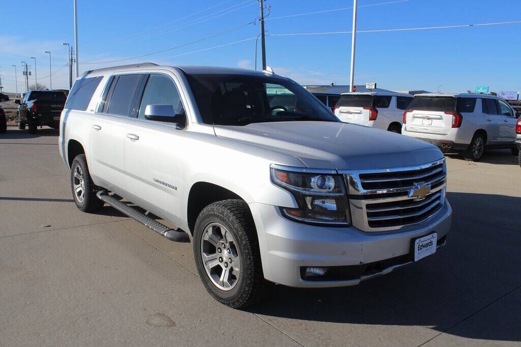 2017 CHEVROLET Suburban