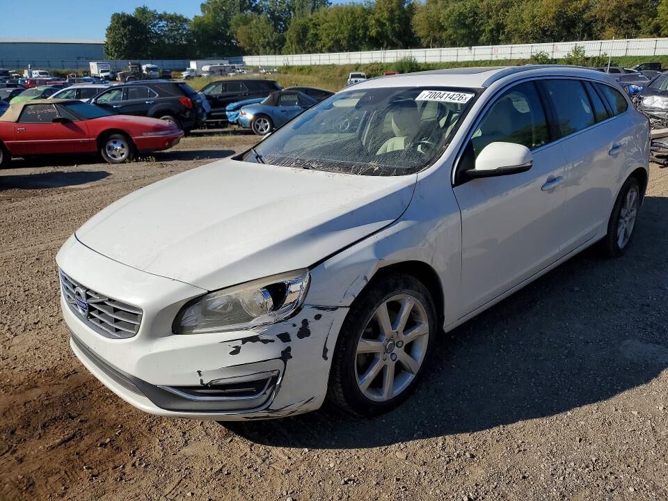 2016 VOLVO V60