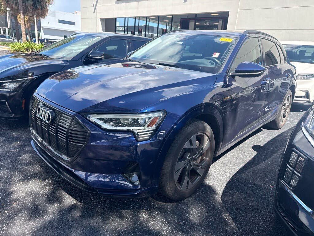 2021 AUDI e-tron