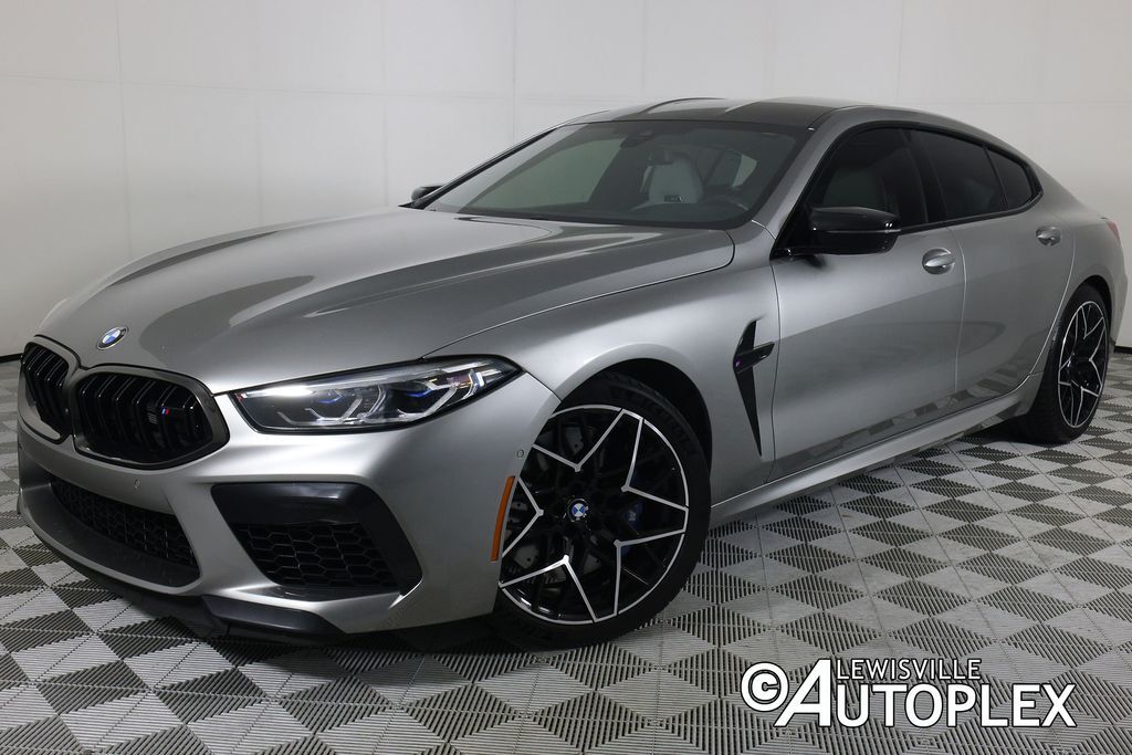 2022 BMW M8