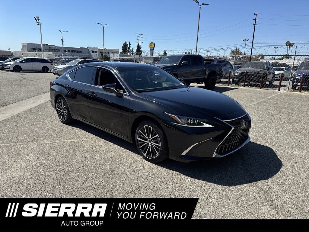 2024 LEXUS ES