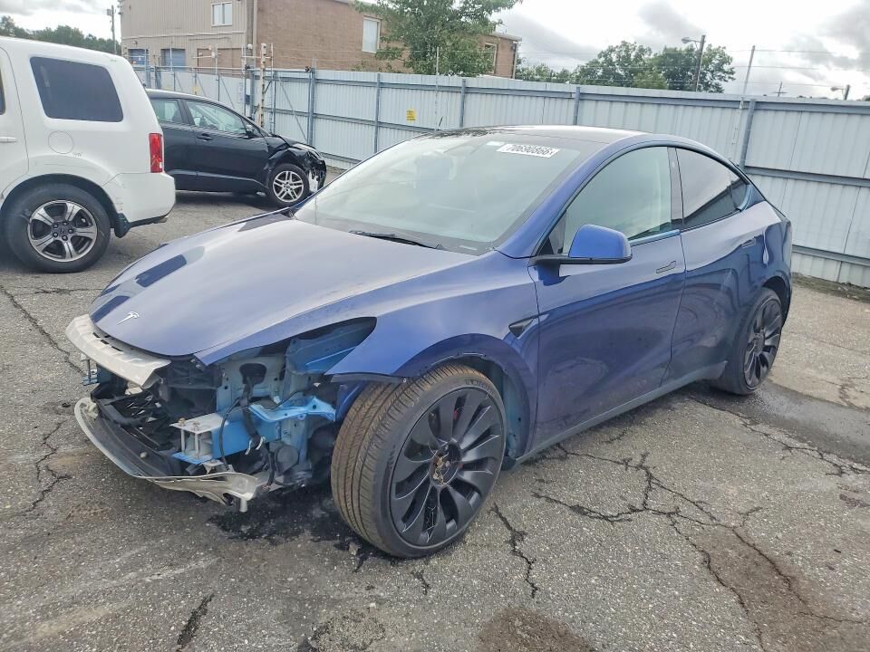 2022 TESLA Model Y