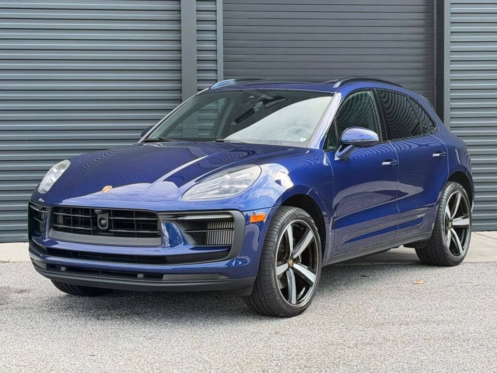 2024 PORSCHE Macan