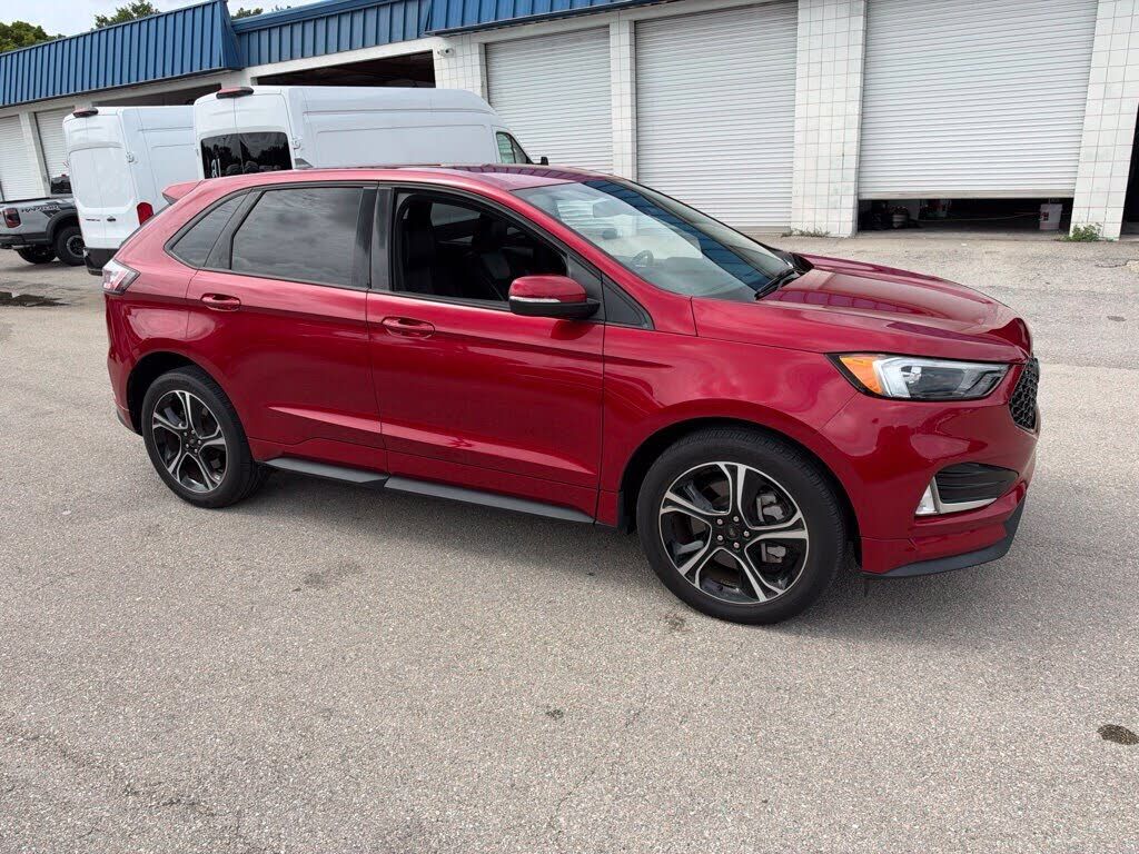 2023 FORD Edge