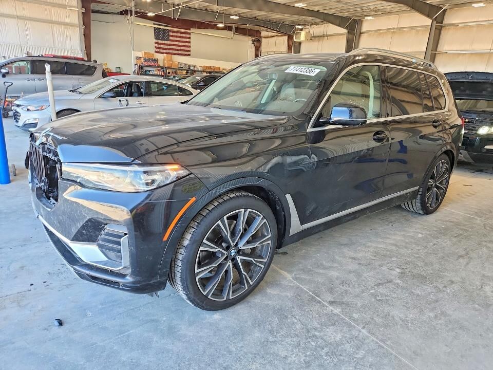 2021 BMW X7