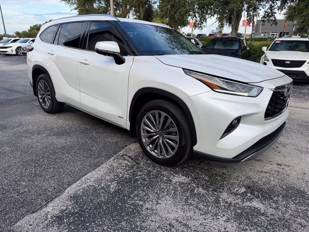 2025 TOYOTA Highlander