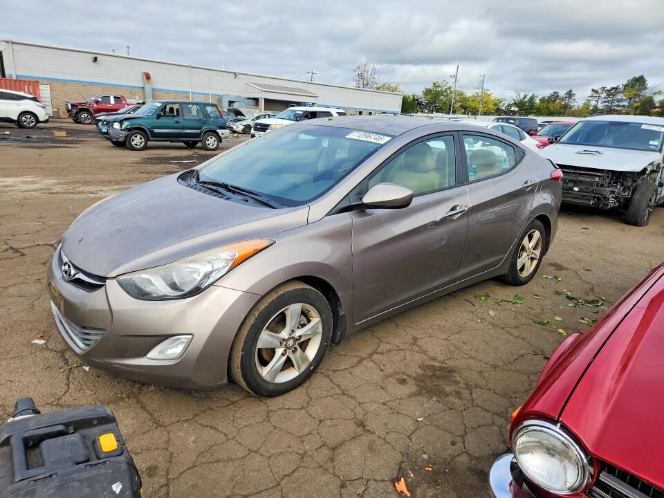2012 HYUNDAI Elantra