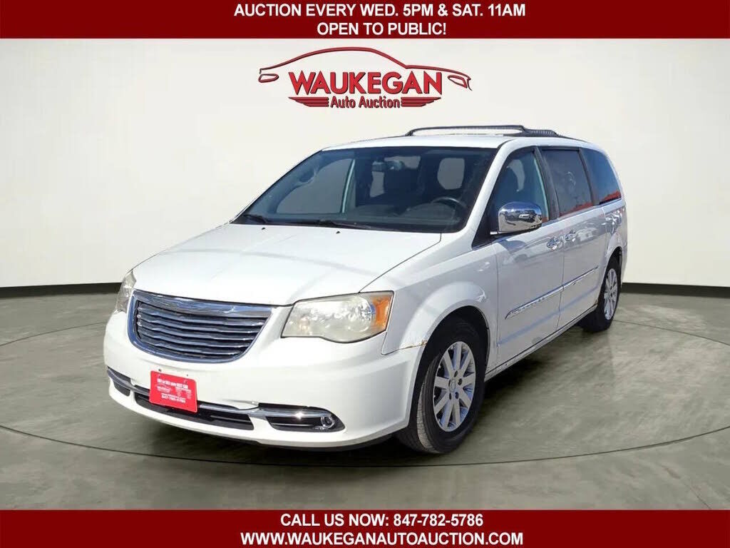 2012 CHRYSLER Town and Country