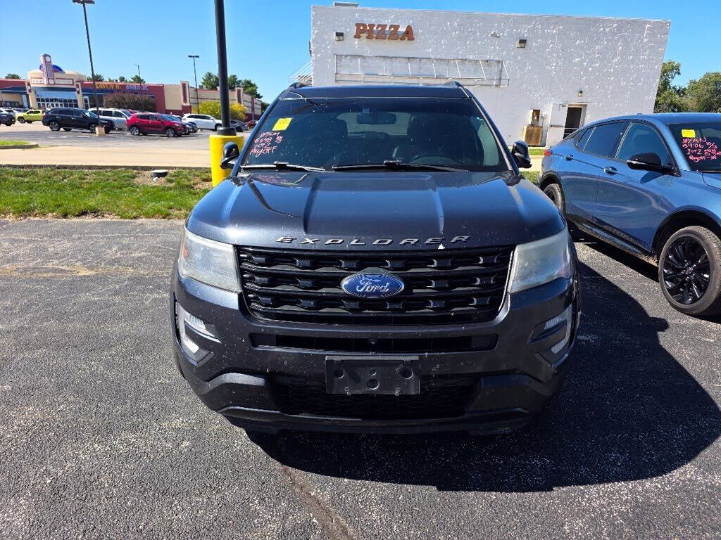 2017 FORD Explorer
