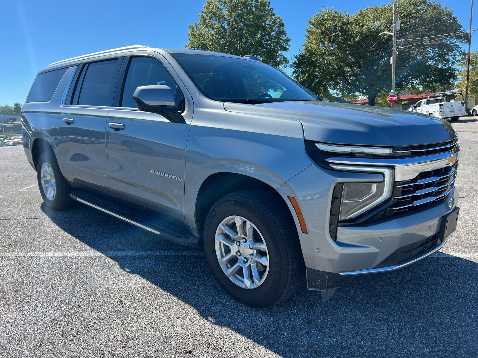 2025 CHEVROLET Suburban