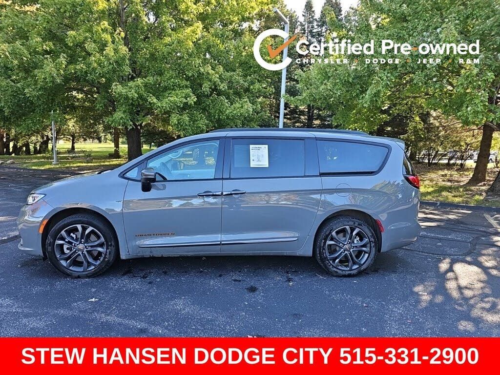 2023 CHRYSLER Pacifica