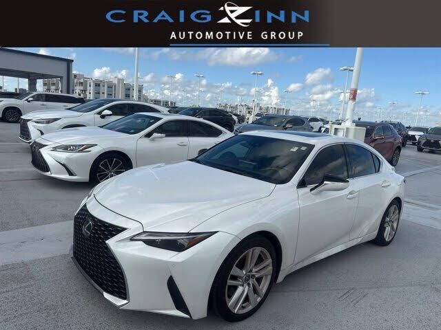 2025 LEXUS IS