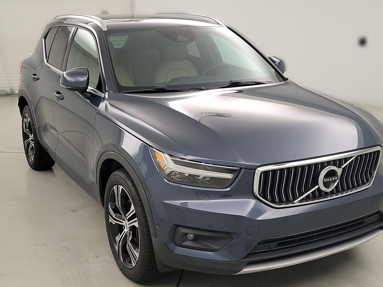 2020 VOLVO XC40