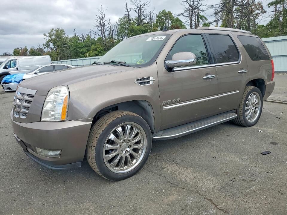 2011 CADILLAC Escalade