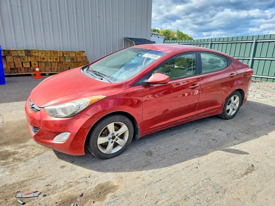 2013 HYUNDAI Elantra