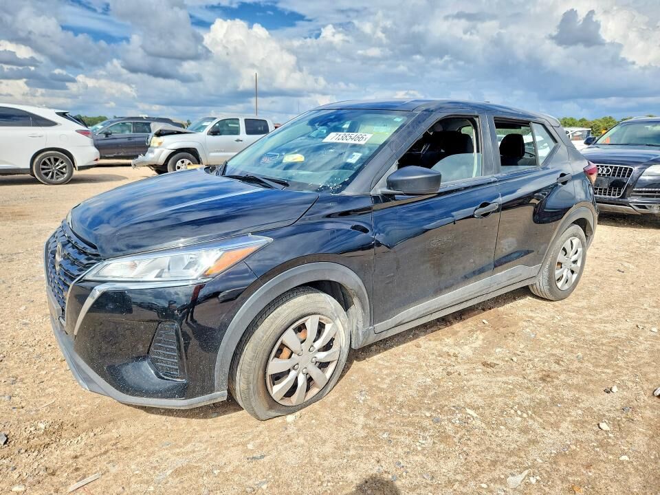 2022 NISSAN Kicks