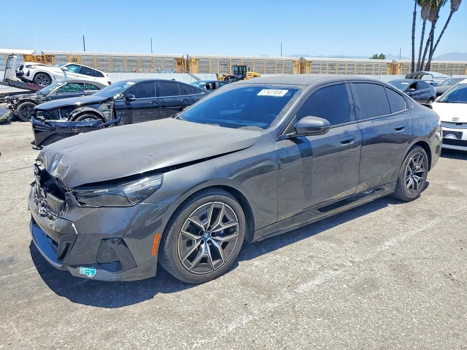 2025 BMW i5